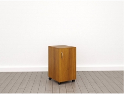 Тумба подкатная с полкой (П-33) Комфорт